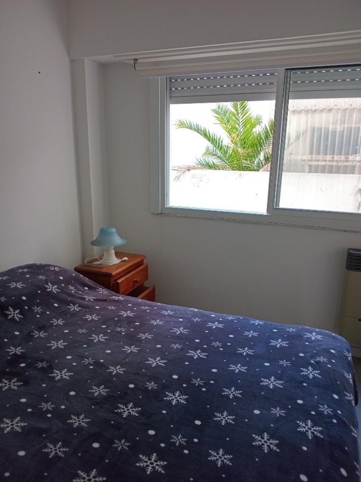 Departamento 3 ambientes a la calle con balcon corrido.