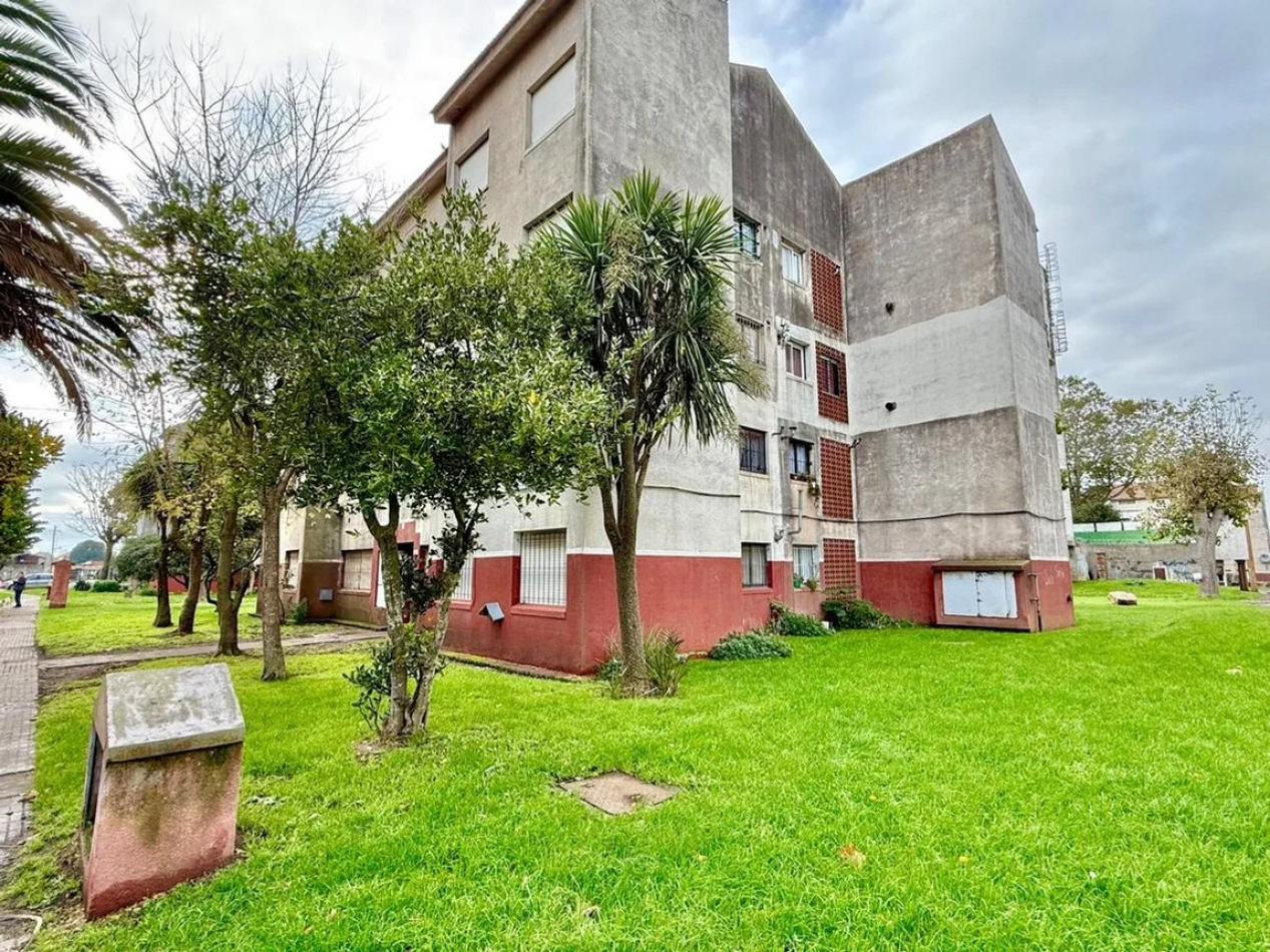 Departamento de 3 ambientes con vista abierta y espacios verdes - Belisario Roldan