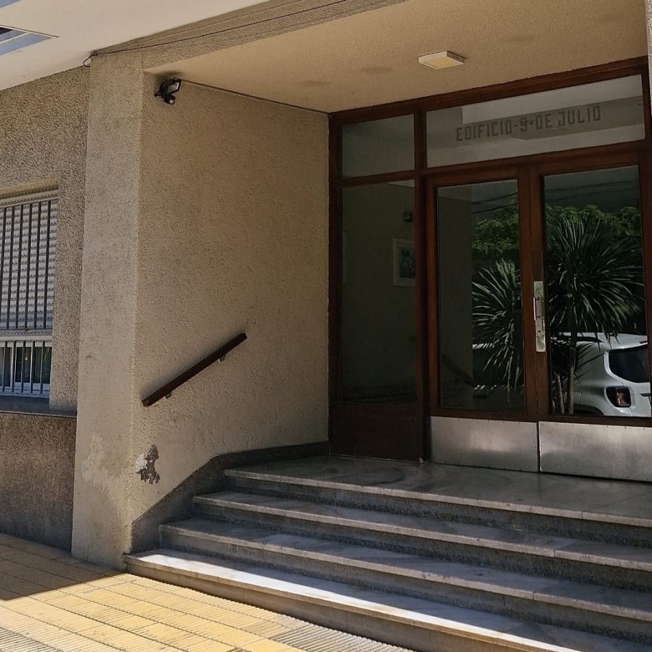 DEPARTAMENTO 2 AMBIENTES AMPLIOS - ALQUILER ESTUDIANTE (MARZO A DICIEMBRE)