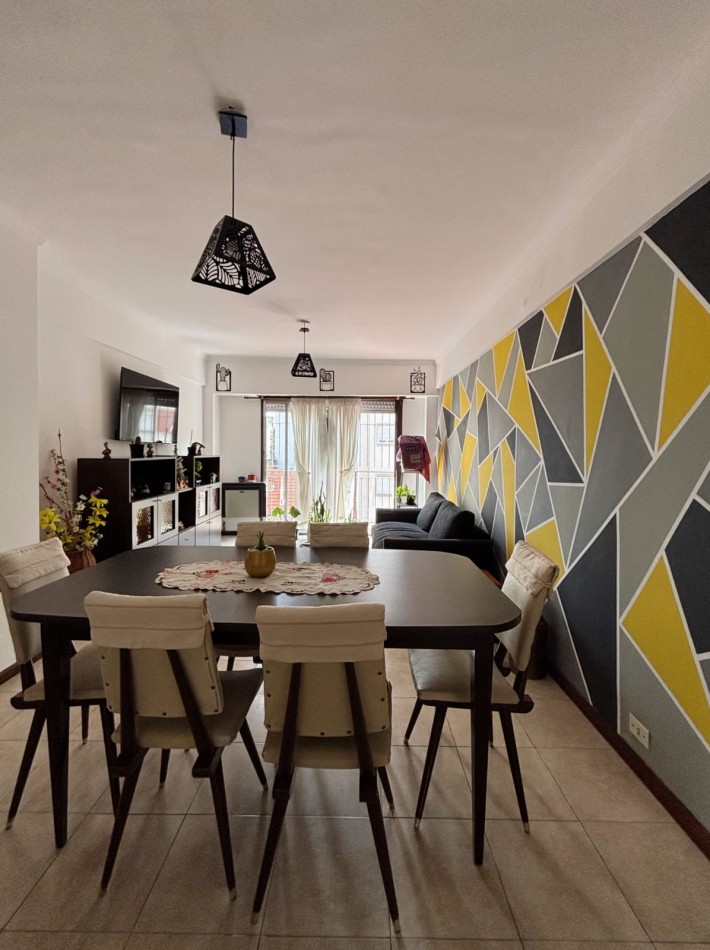 DEPARTAMENTO DE 2 AMBIENTES CON BALCON A LA CALLE EN ZONA ALDREY