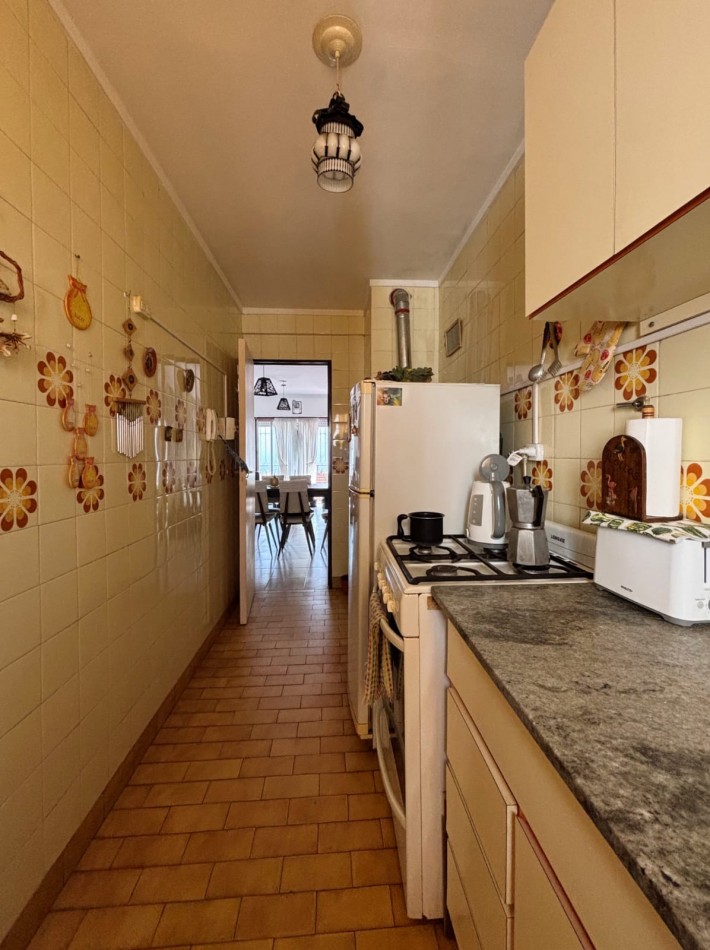 DEPARTAMENTO DE 2 AMBIENTES CON BALCON A LA CALLE EN ZONA ALDREY