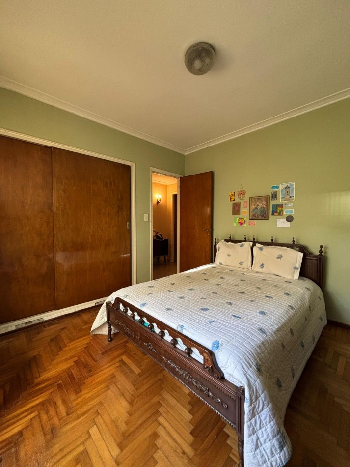 CHALET 7 AMBIENTES EN PUNTA MOGOTES A 100 METROS DEL MAR
