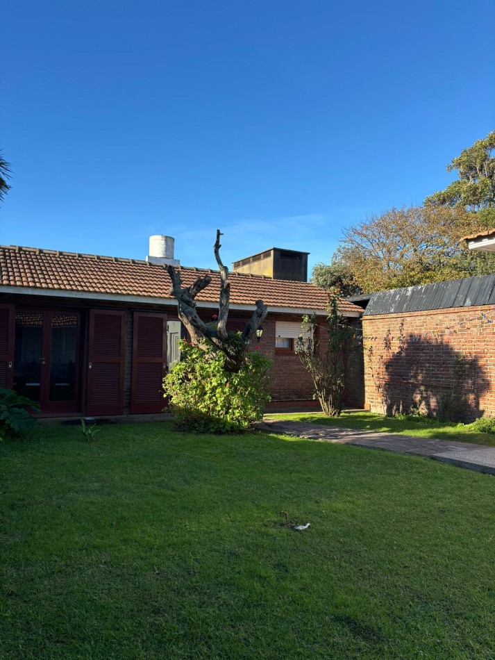 CHALET 7 AMBIENTES EN PUNTA MOGOTES A 100 METROS DEL MAR