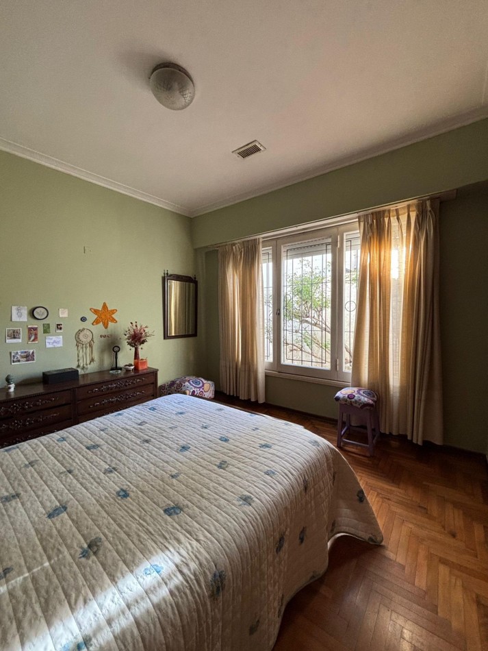 CHALET 7 AMBIENTES EN PUNTA MOGOTES A 100 METROS DEL MAR