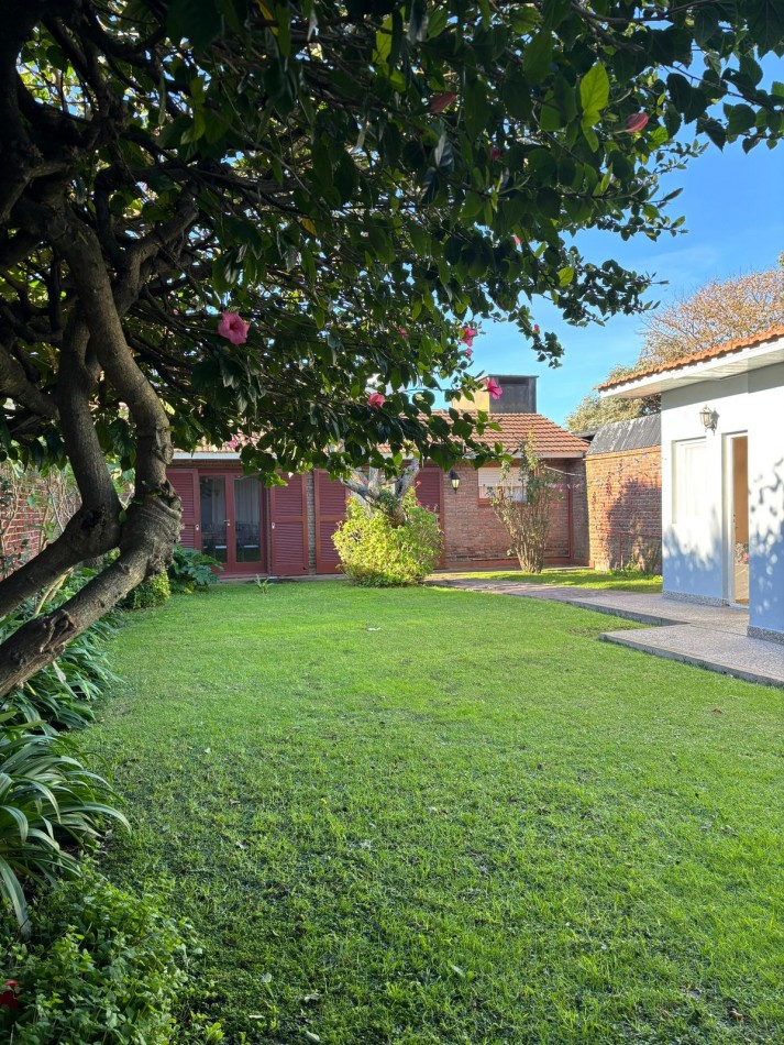 CHALET 7 AMBIENTES EN PUNTA MOGOTES A 100 METROS DEL MAR