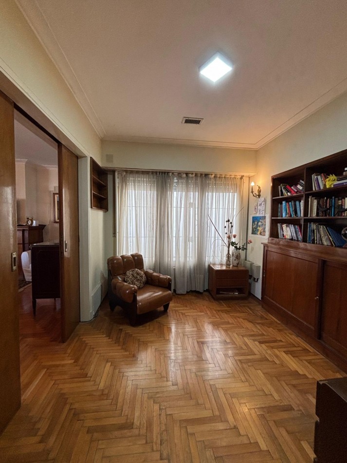 CHALET 7 AMBIENTES EN PUNTA MOGOTES A 100 METROS DEL MAR
