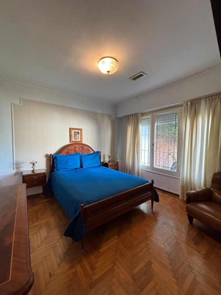 CHALET 7 AMBIENTES EN PUNTA MOGOTES A 100 METROS DEL MAR