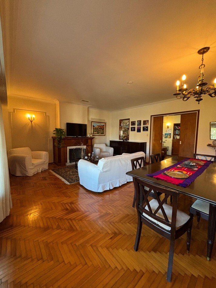 CHALET 7 AMBIENTES EN PUNTA MOGOTES A 100 METROS DEL MAR
