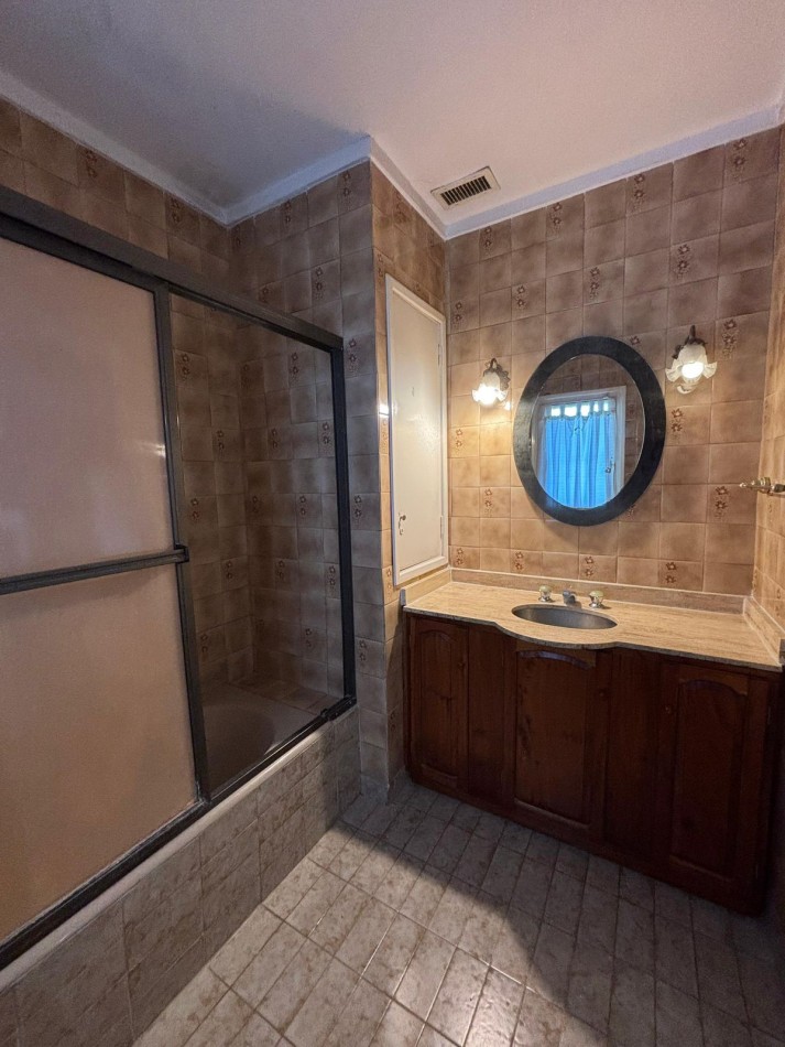 CHALET 7 AMBIENTES EN PUNTA MOGOTES A 100 METROS DEL MAR