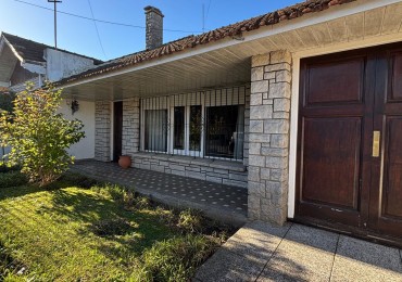 CHALET 7 AMBIENTES EN PUNTA MOGOTES A 100 METROS DEL MAR