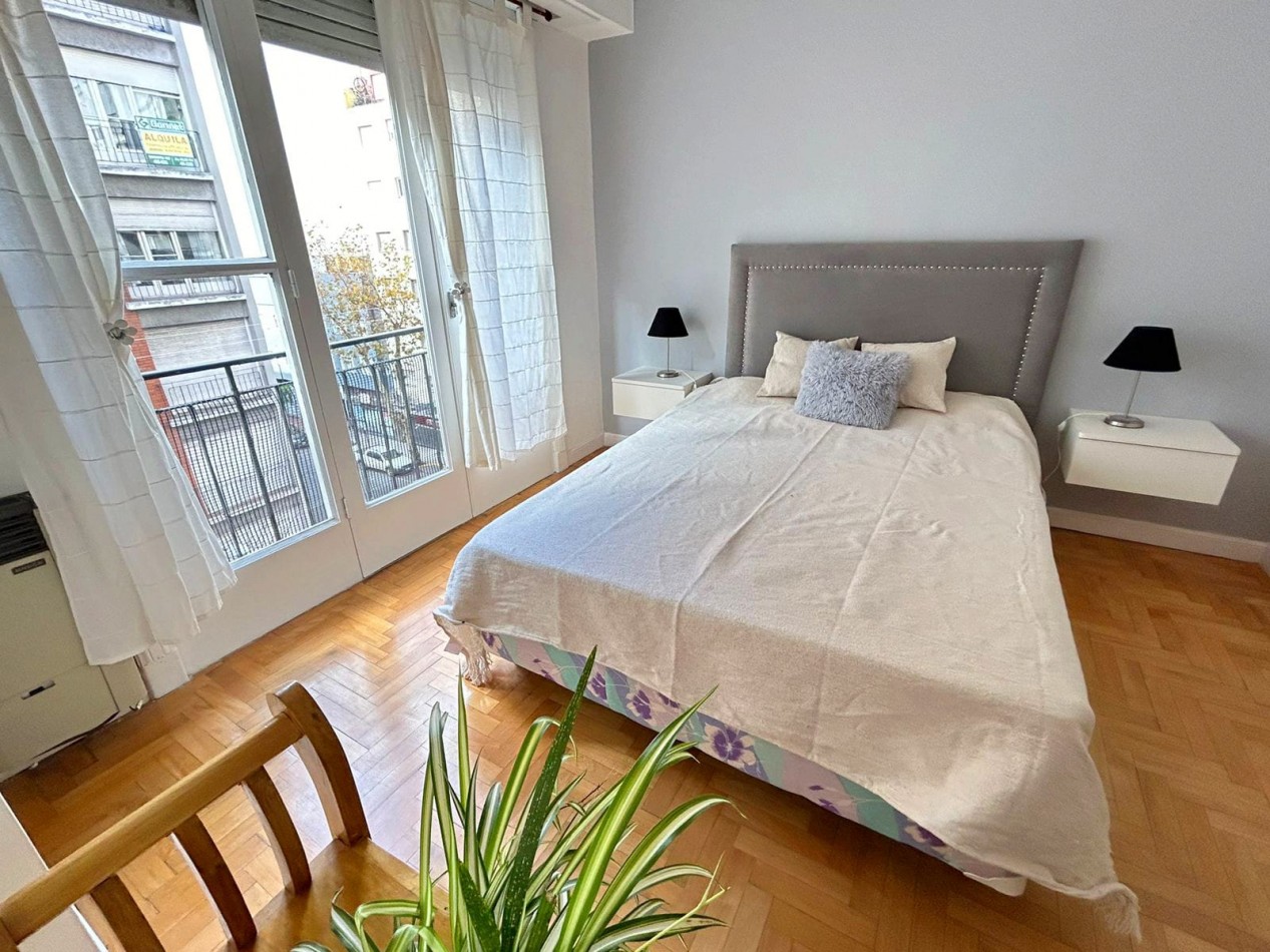 DEPARTAMENTO 2 AMBIENTES AL FRENTE CON BALCON FRANCES EN EL CENTRO