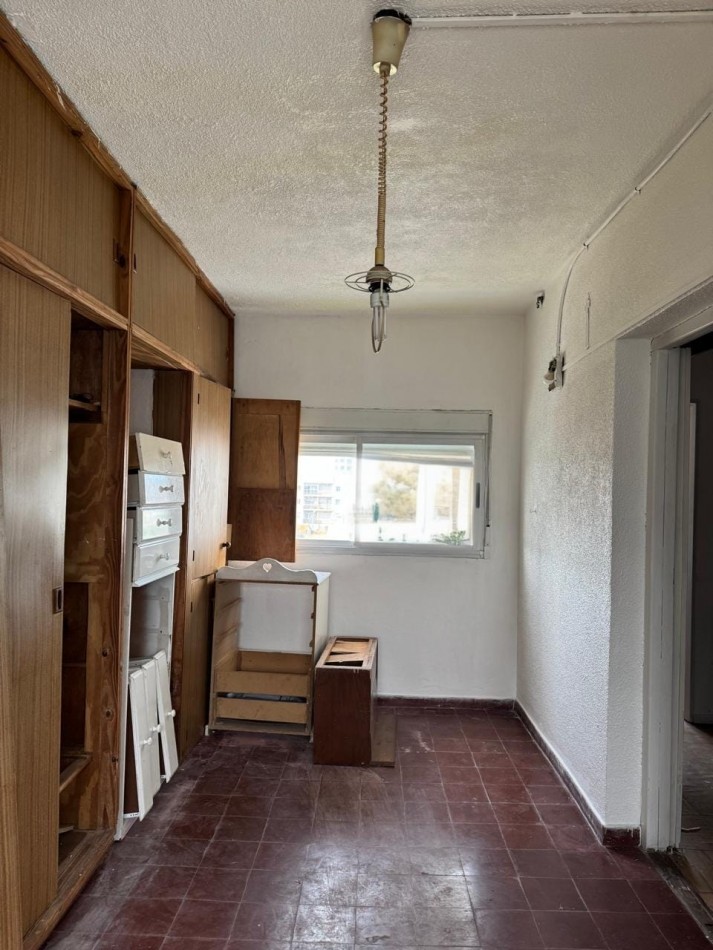 DEPARTAMENTO 3 AMBIENTES EN 2DO. PISO POR ESCALERA EN SAN CARLOS