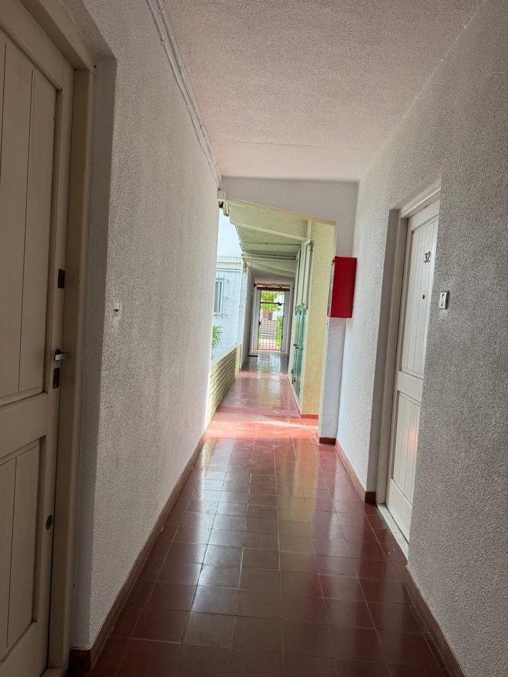 DEPARTAMENTO 3 AMBIENTES EN 2DO. PISO POR ESCALERA EN SAN CARLOS