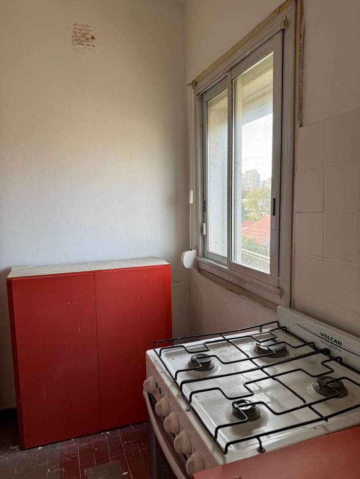 DEPARTAMENTO 3 AMBIENTES EN 2DO. PISO POR ESCALERA EN SAN CARLOS