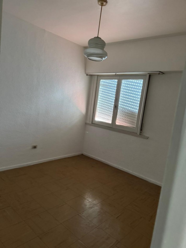 DEPARTAMENTO 3 AMBIENTES EN 2DO. PISO POR ESCALERA EN SAN CARLOS