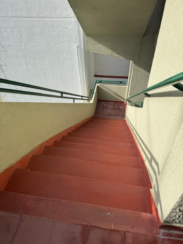 DEPARTAMENTO 3 AMBIENTES EN 2DO. PISO POR ESCALERA EN SAN CARLOS
