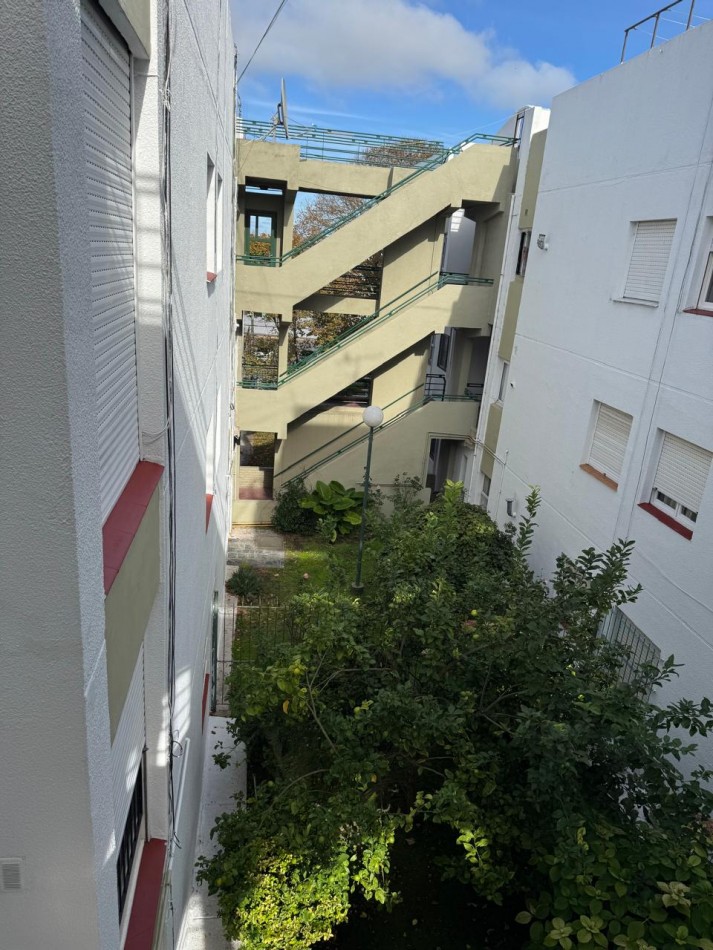 DEPARTAMENTO 3 AMBIENTES EN 2DO. PISO POR ESCALERA EN SAN CARLOS