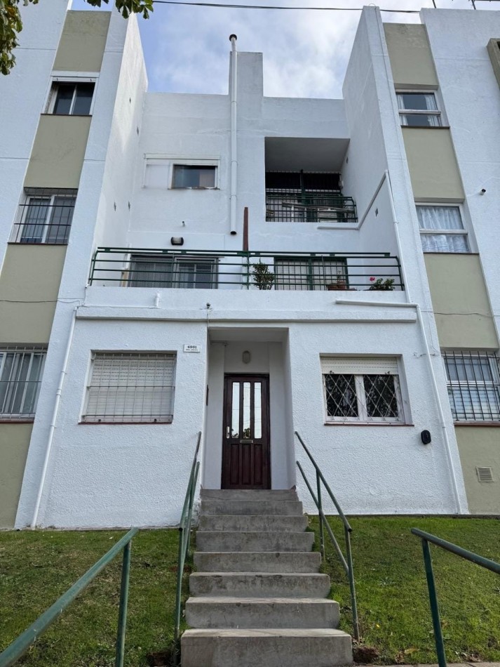 DEPARTAMENTO 3 AMBIENTES EN 2DO. PISO POR ESCALERA EN SAN CARLOS