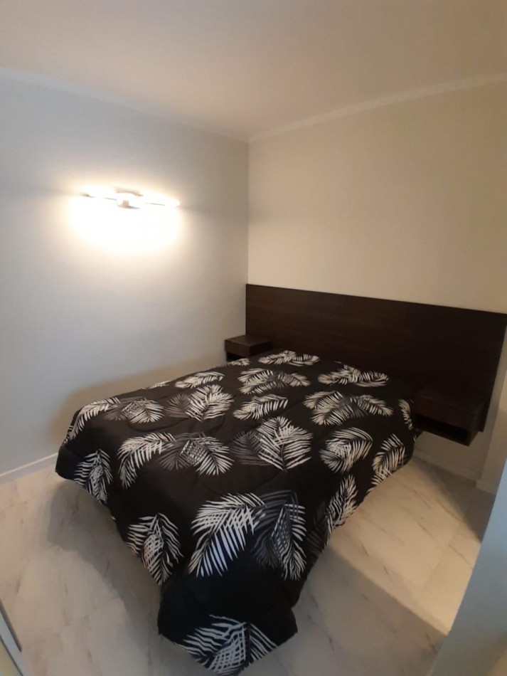 DEPARTAMENTO 1 AMBIENTE A LA CALLE CON BALCON FRANCES EN PLAZA COLON