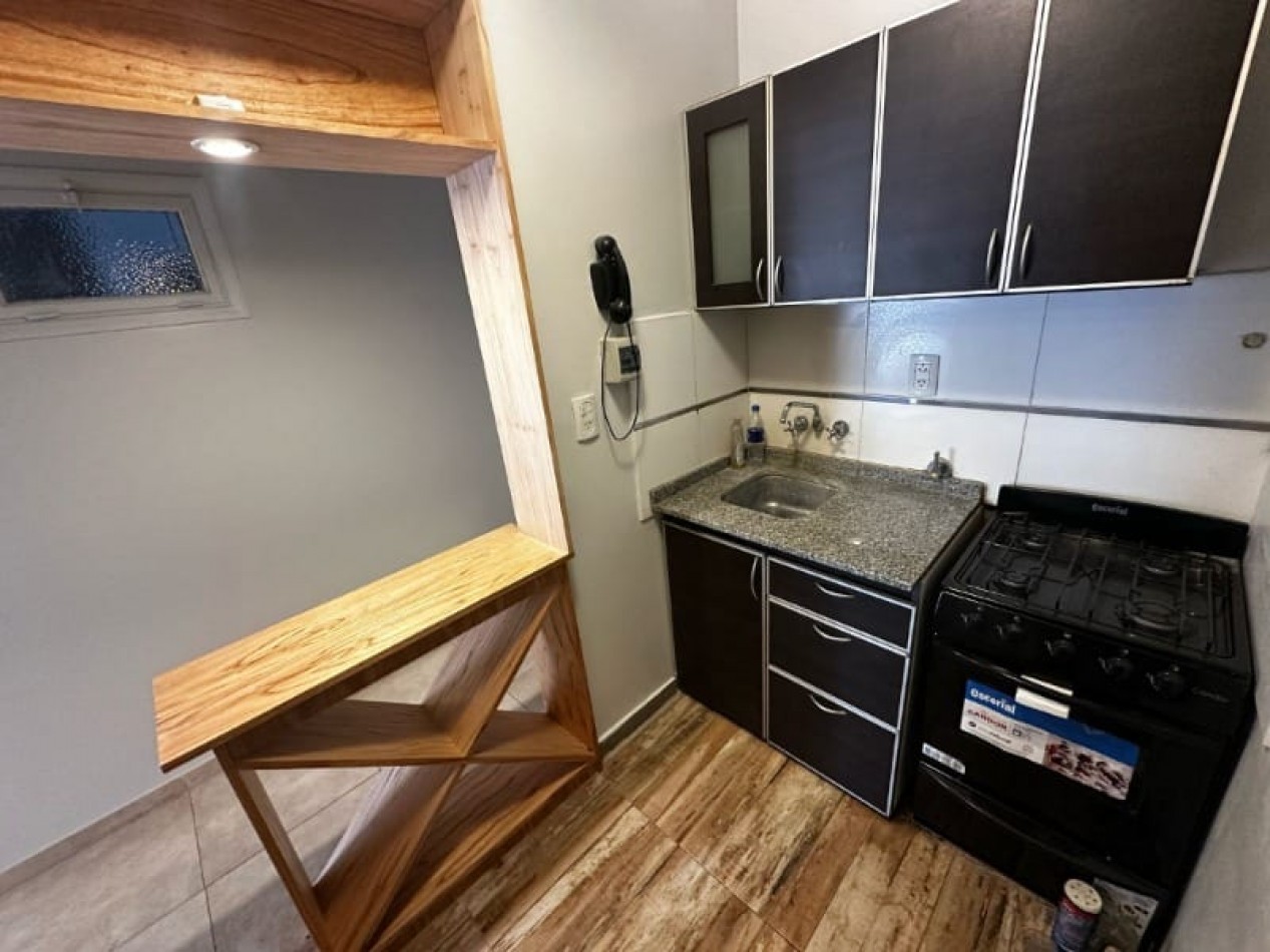 DEPARTAMENTO 2 AMB CON BALCON SALIENTE A LA CALLE, A 250 MTS. DE LA PLAYA. APTO CREDITO