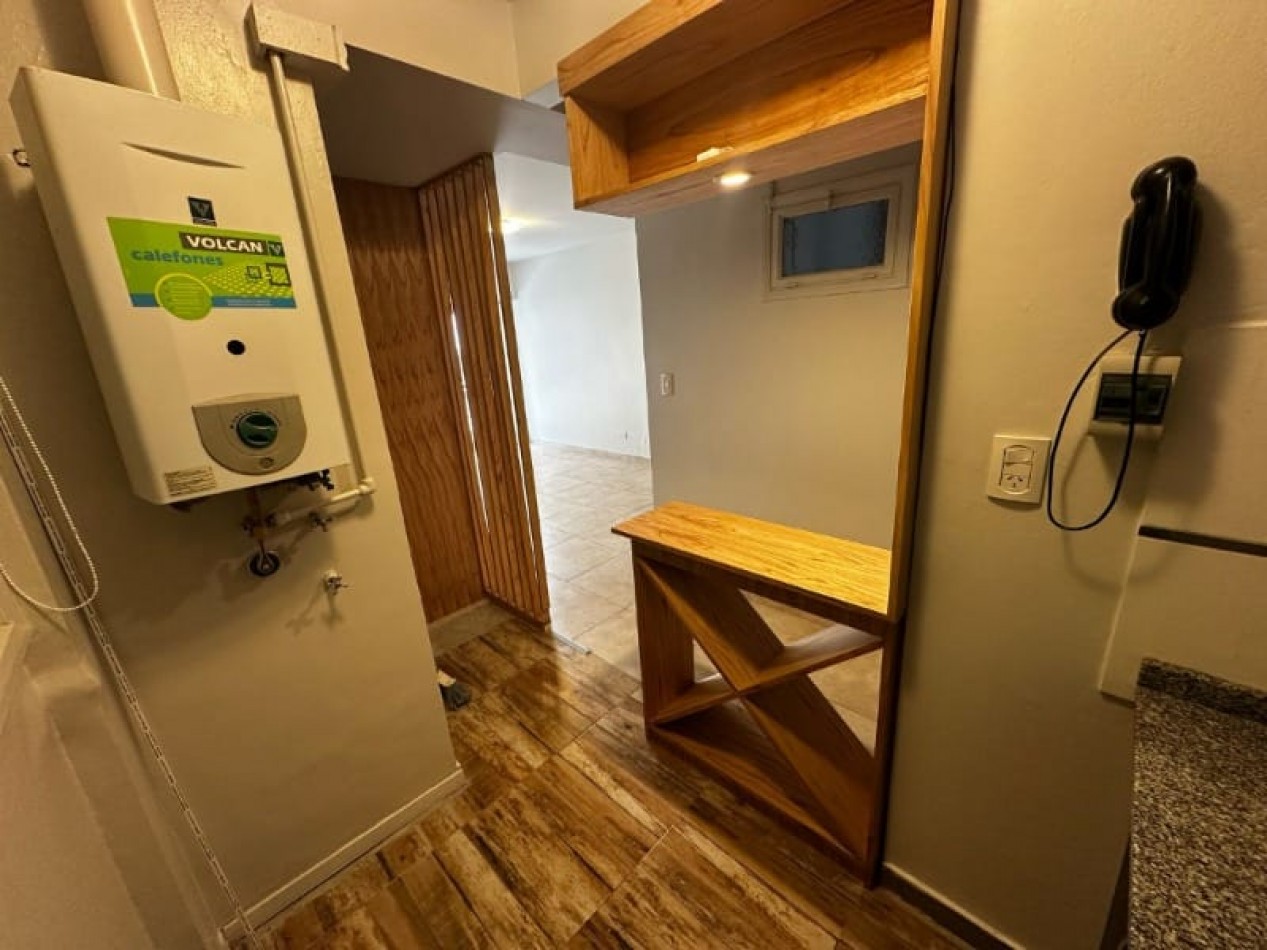 DEPARTAMENTO 2 AMB CON BALCON SALIENTE A LA CALLE, A 250 MTS. DE LA PLAYA. APTO CREDITO