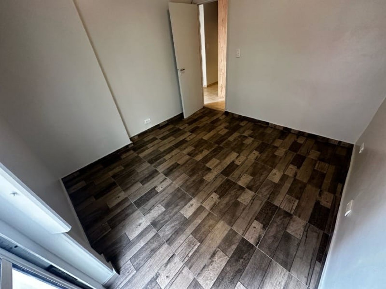 DEPARTAMENTO 2 AMB CON BALCON SALIENTE A LA CALLE, A 250 MTS. DE LA PLAYA. APTO CREDITO