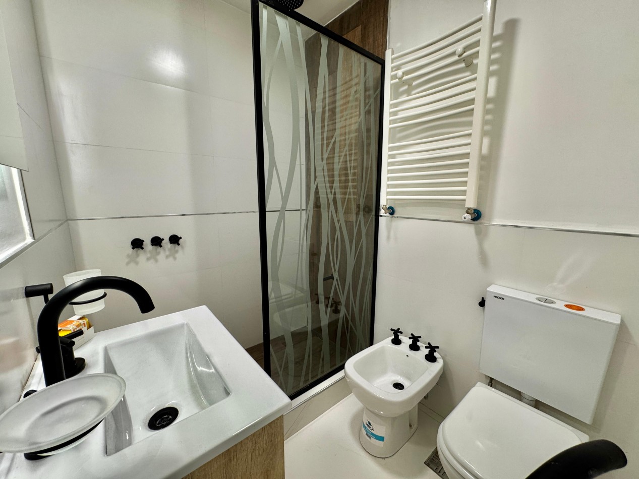 DEPARTAMENTO 3 AMBIENTES EXTERNO CON BALCON A LA CALLE EN PLAZA MITRE