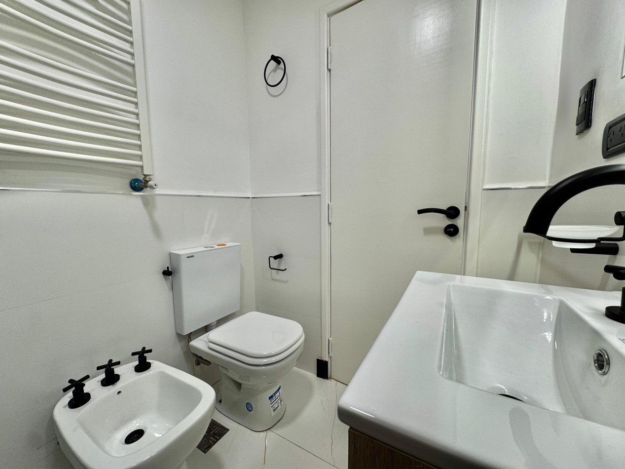 DEPARTAMENTO 3 AMBIENTES EXTERNO CON BALCON A LA CALLE EN PLAZA MITRE