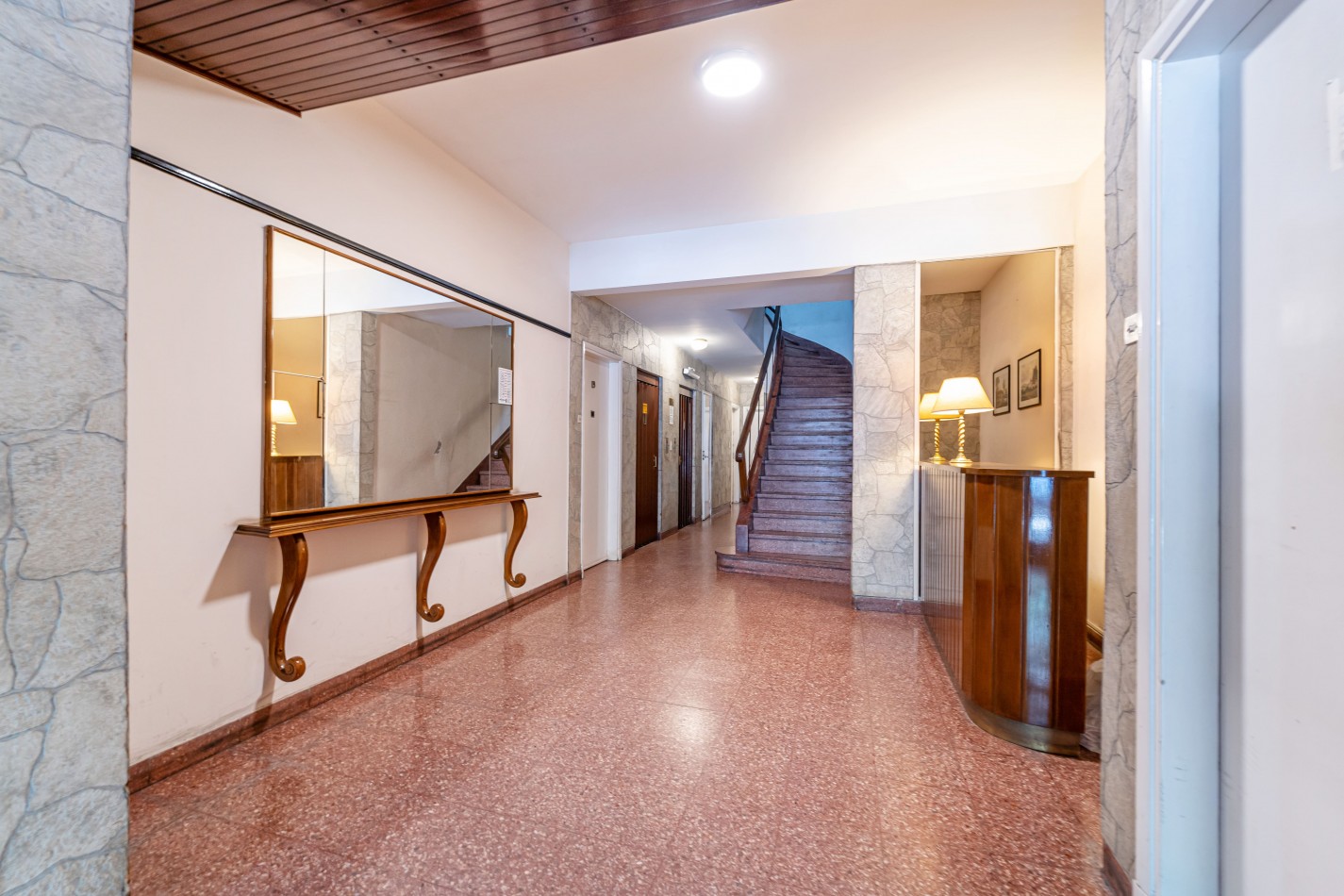 2 AMBIENTES TOTALMENTE RECICLADO DE CATEGORIA A ESTRENAR Y AMOBLADO