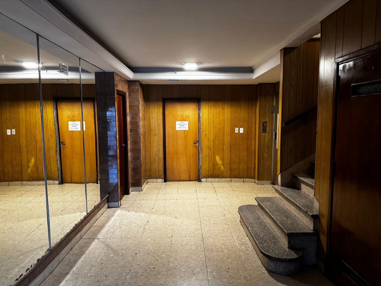 3 AMBIENTES CON BALCON AL FRENTE EN ZONA LA PERLA