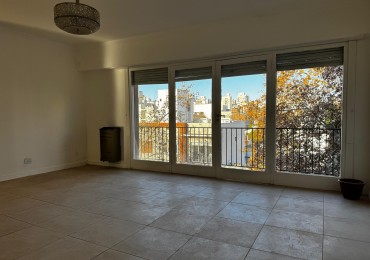 3 AMBIENTES CON BALCON AL FRENTE EN ZONA LA PERLA